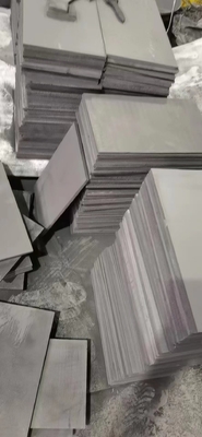 Formazione di piastre di grafite stampate per grafite di carbonio ad alta purezza