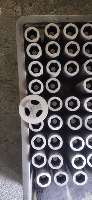 10,85 g/cm3 di grafite esagonale di ingranaggio rotondo rivestito all'interno per ottoni di colata continua a carbonio