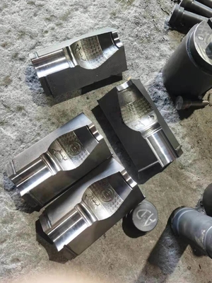 Perforazione meccanica di ottoni/ accessori di ferro