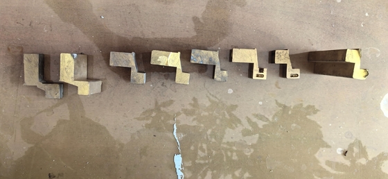 Pressione e sinterizzazione di stampi di grafite a chiusura quadrata ed esagonale