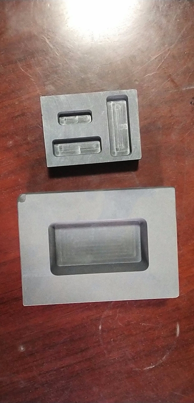 1.85 Densità di massa Alta purezza Dimensioni personalizzate Moffa di grafite stampata per lingotti d'oro