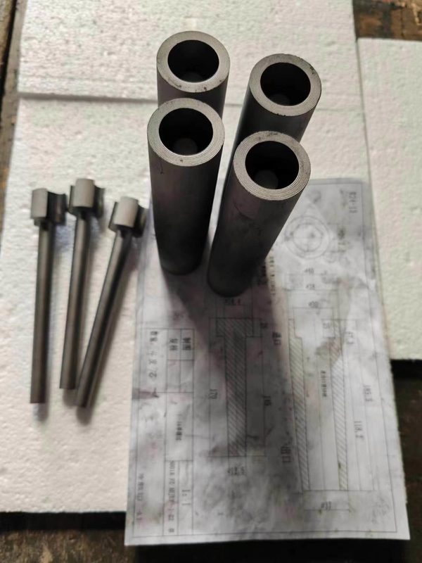 Personalizzazione Densità di rivestimento interno 1,8 g/cm3 1,85 g/cm3 Stampo di grafite per la fusione di ottone